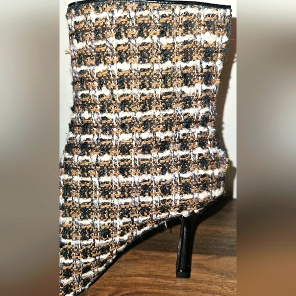 Luxurious Tweed Booties-Black, Brown, Gold& White NWT - Picture 6 of 8